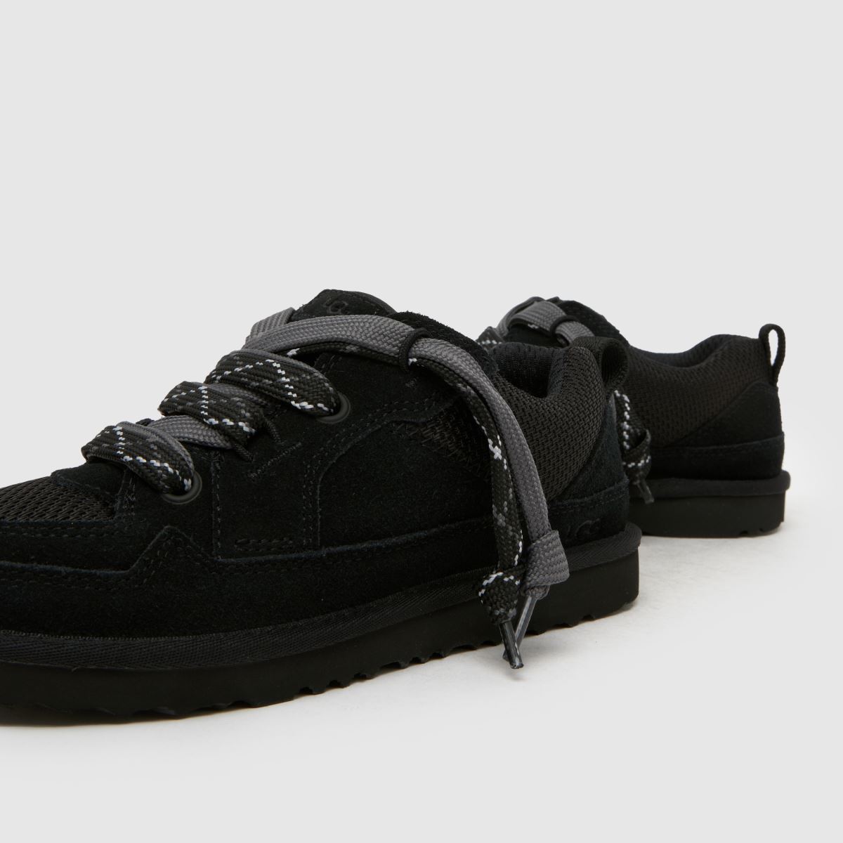 UGG Lo Lowmel Junior in Black UGG Lo Lowmel 7