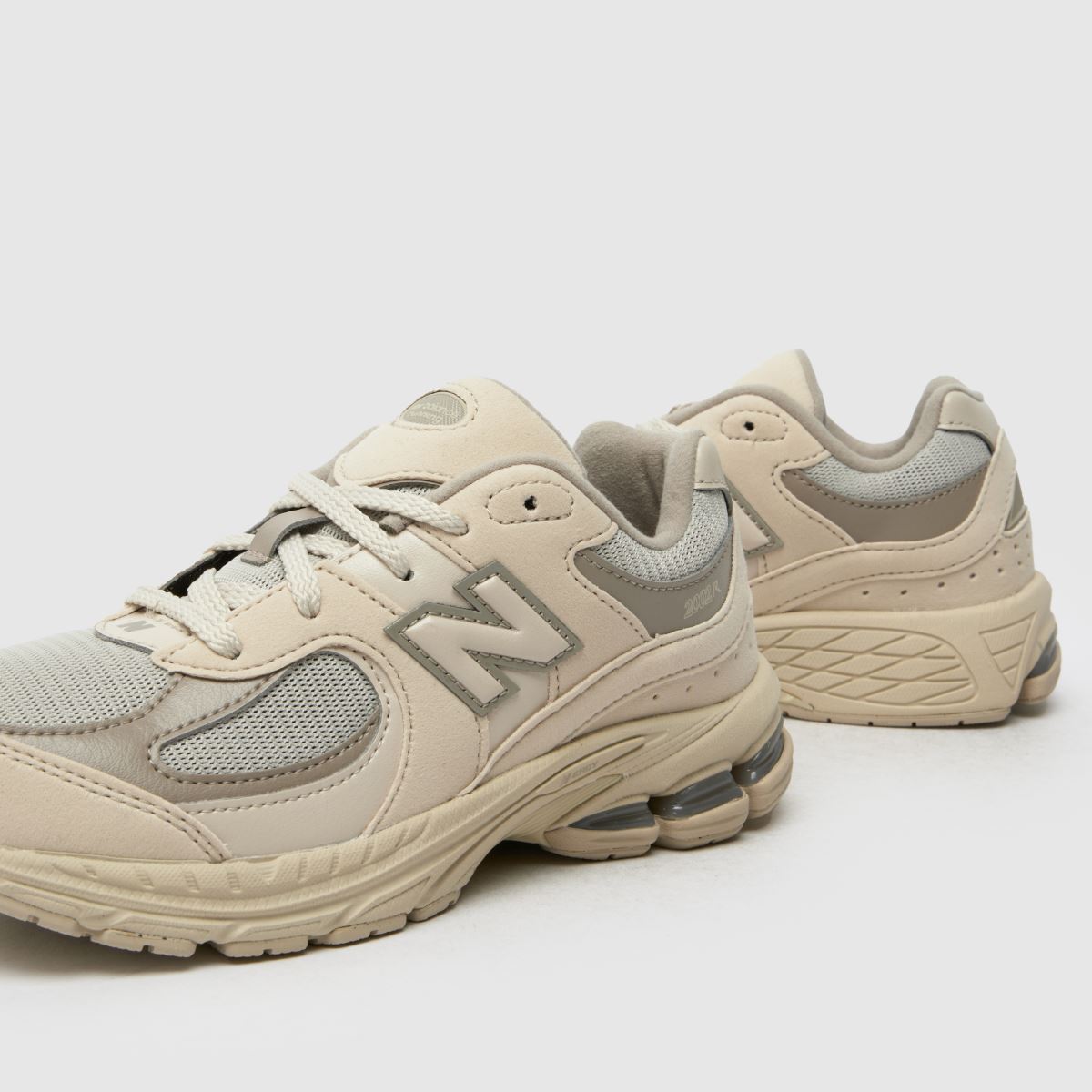 New Balance 2002 Junior in Stone New Balance 2002 7