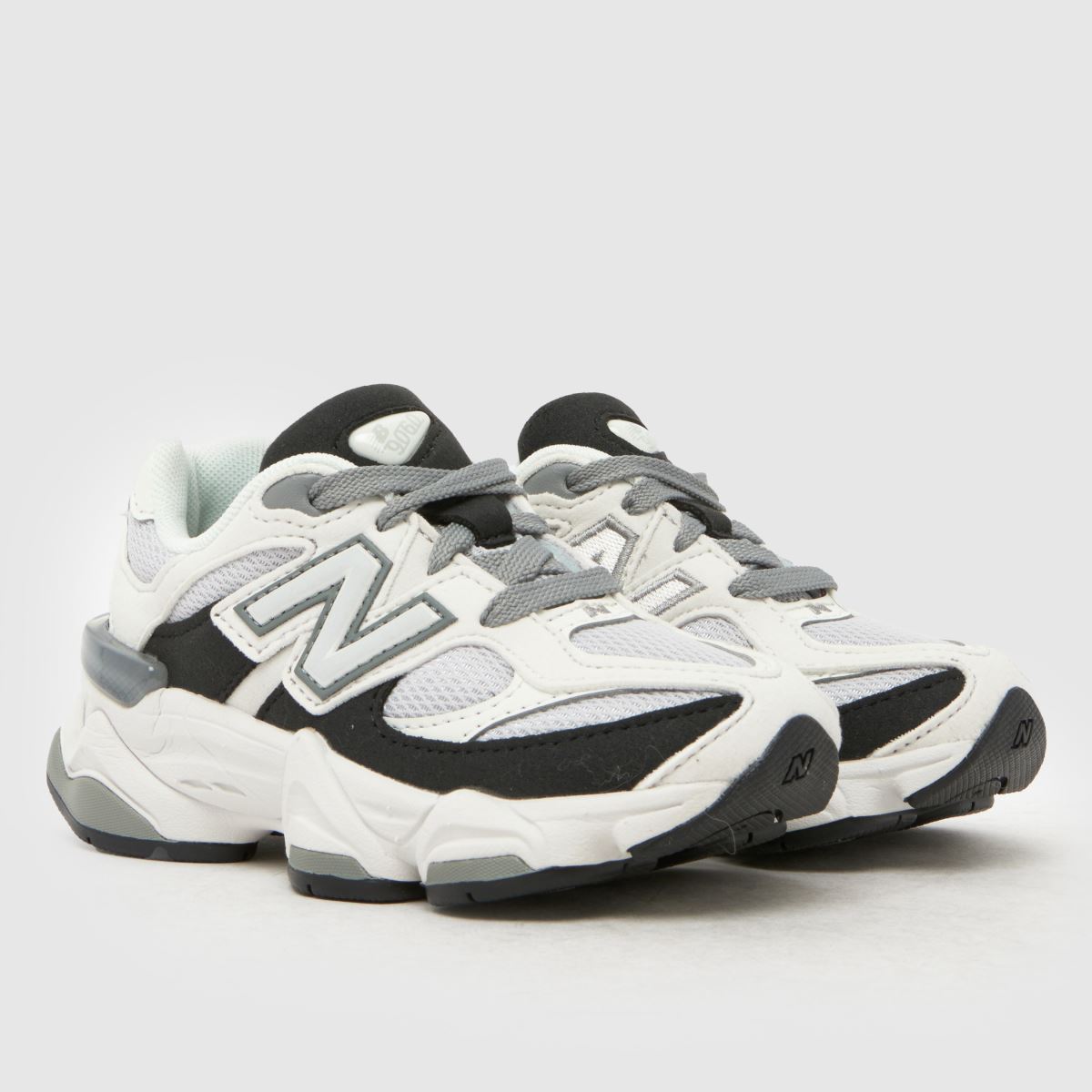 New Balance 9060 Junior in White & Black New Balance 9060 1