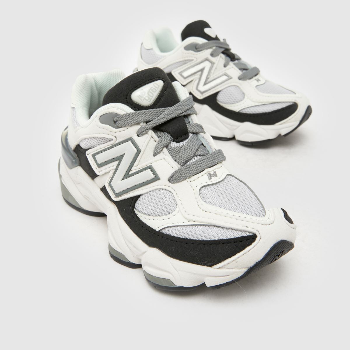 New Balance 9060 Junior in White & Black New Balance 9060 4