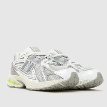 New Balance 1906 Junior in Light Grey New Balance 1906,2 of 4