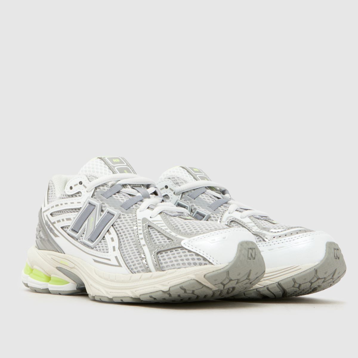 New Balance 1906 Junior in Light Grey New Balance 1906 1