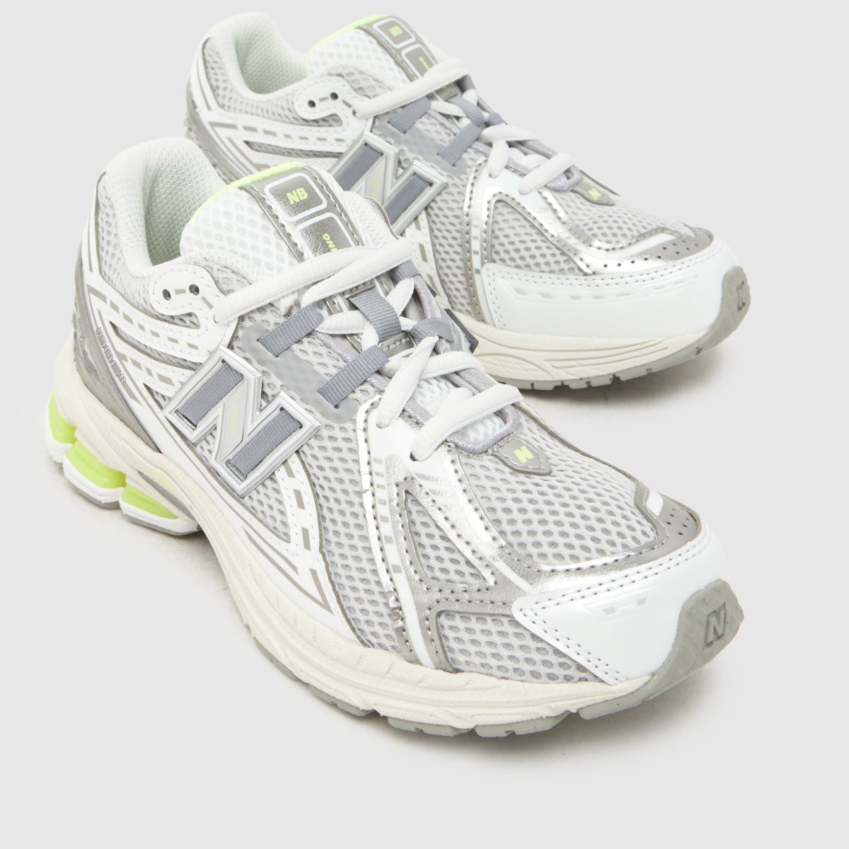 New Balance 1906 Junior in Light Grey New Balance 1906 4