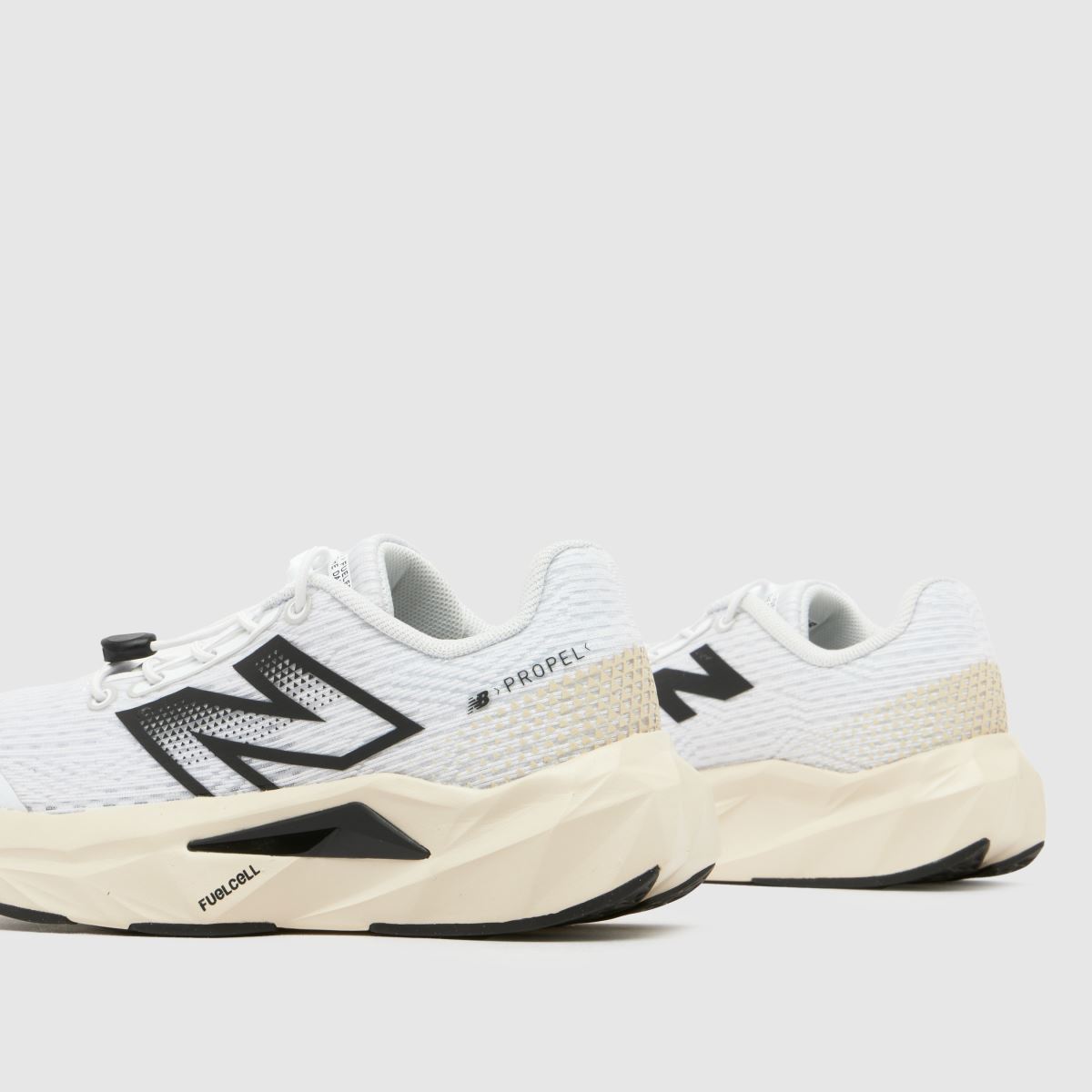 New Balance FuelCell Propel v5 Junior in White & Black New Balance FuelCell Propel v5 7