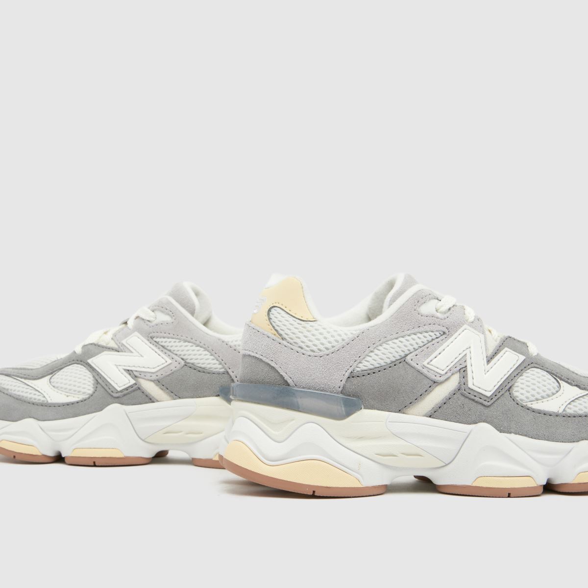 New Balance 9060 Junior in Grey Multi New Balance 9060 4