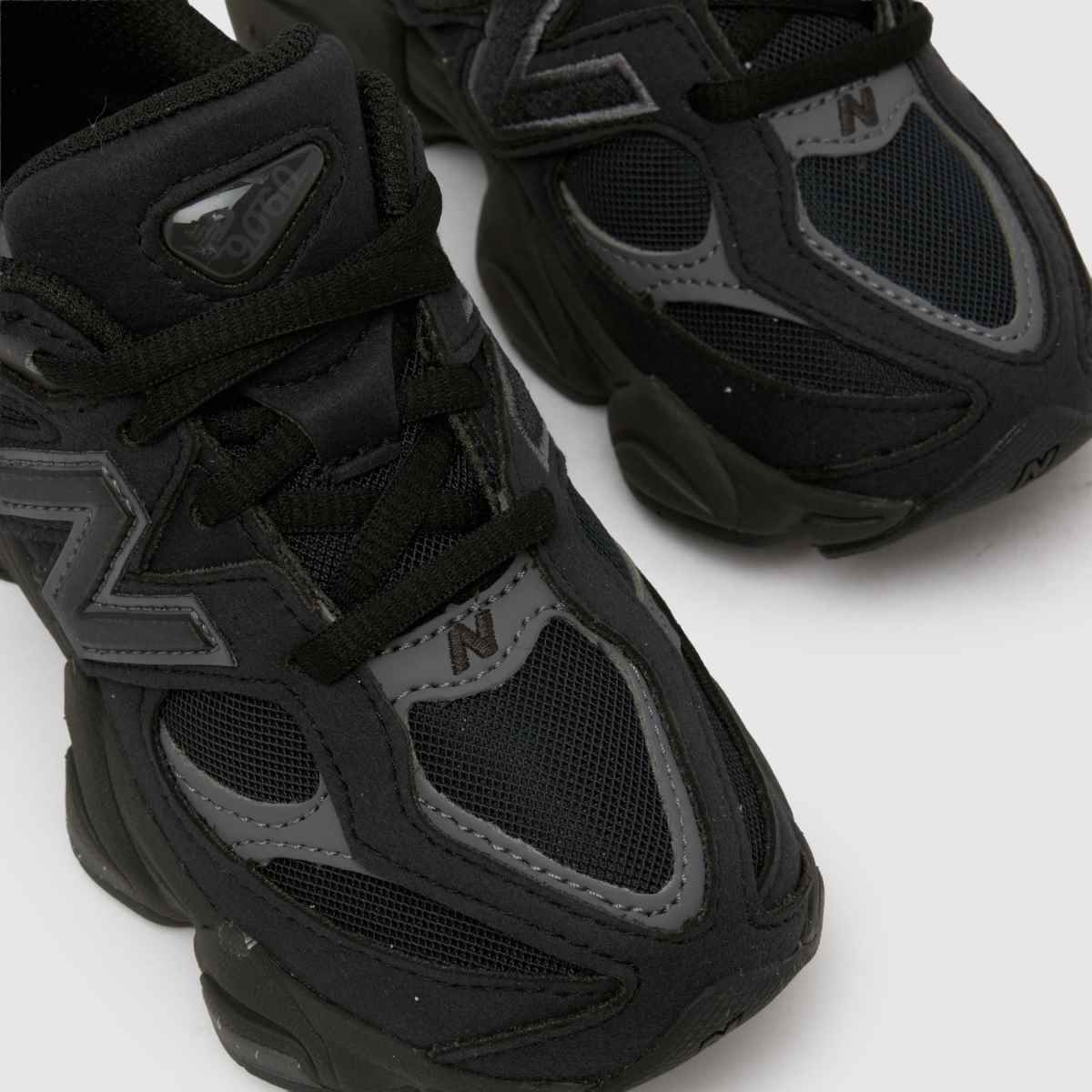 New Balance 9060 Junior in Black & Grey New Balance 9060 4
