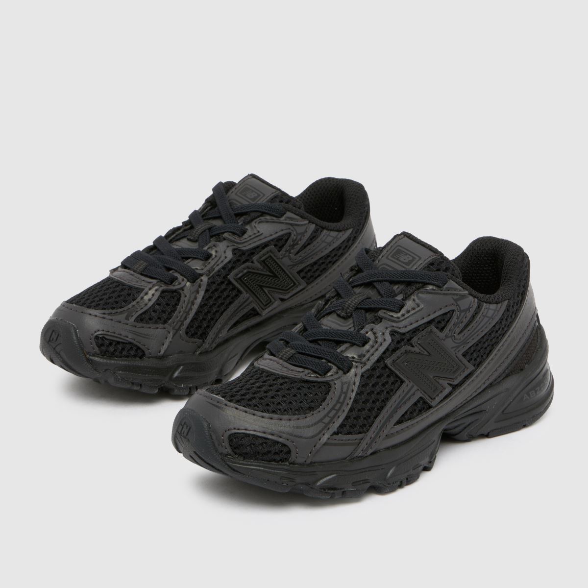New Balance 740 Junior in Black New Balance 740 4