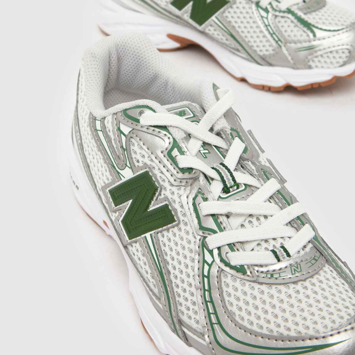 New Balance 740 Junior in Silver Multi New Balance 740 4