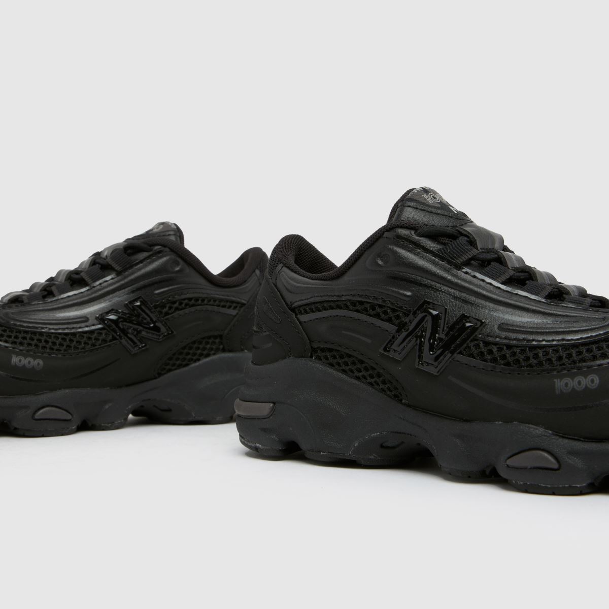 New Balance 1000 Junior in Black New Balance 1000 7