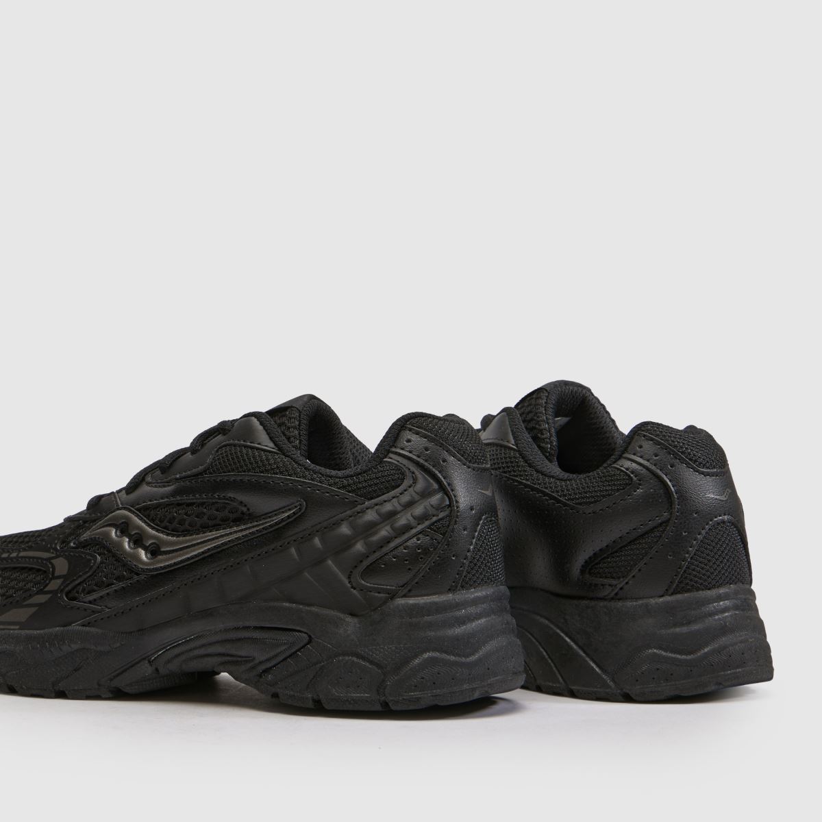 Saucony Volt 1000 Junior in Black Saucony Volt 1000 7
