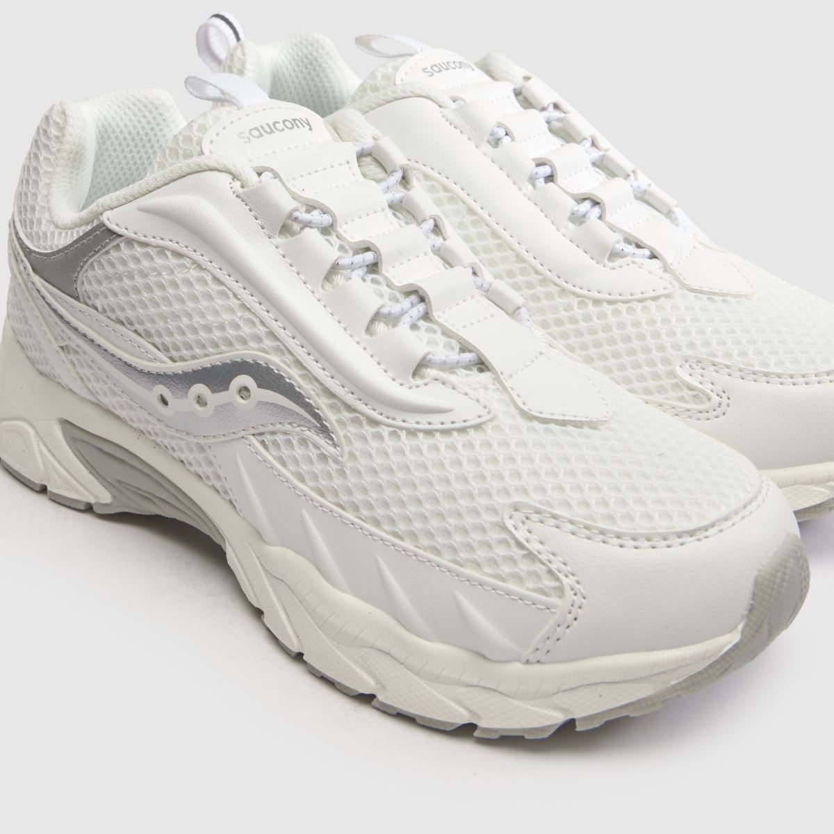 Saucony Volt SE Junior in White & Silver Saucony Volt SE 4