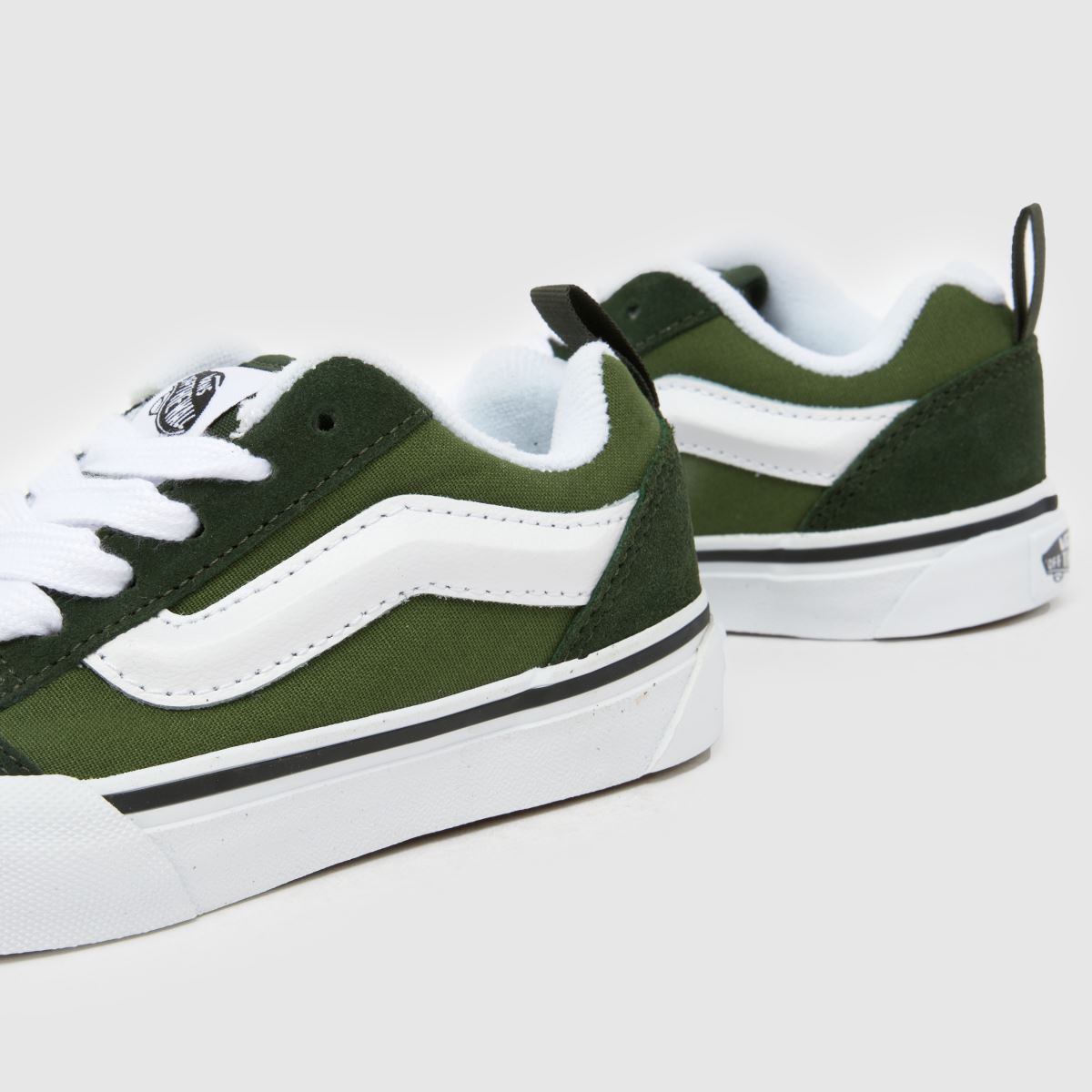 Vans Knu Skool Junior in Dark Green Vans Knu Skool 7