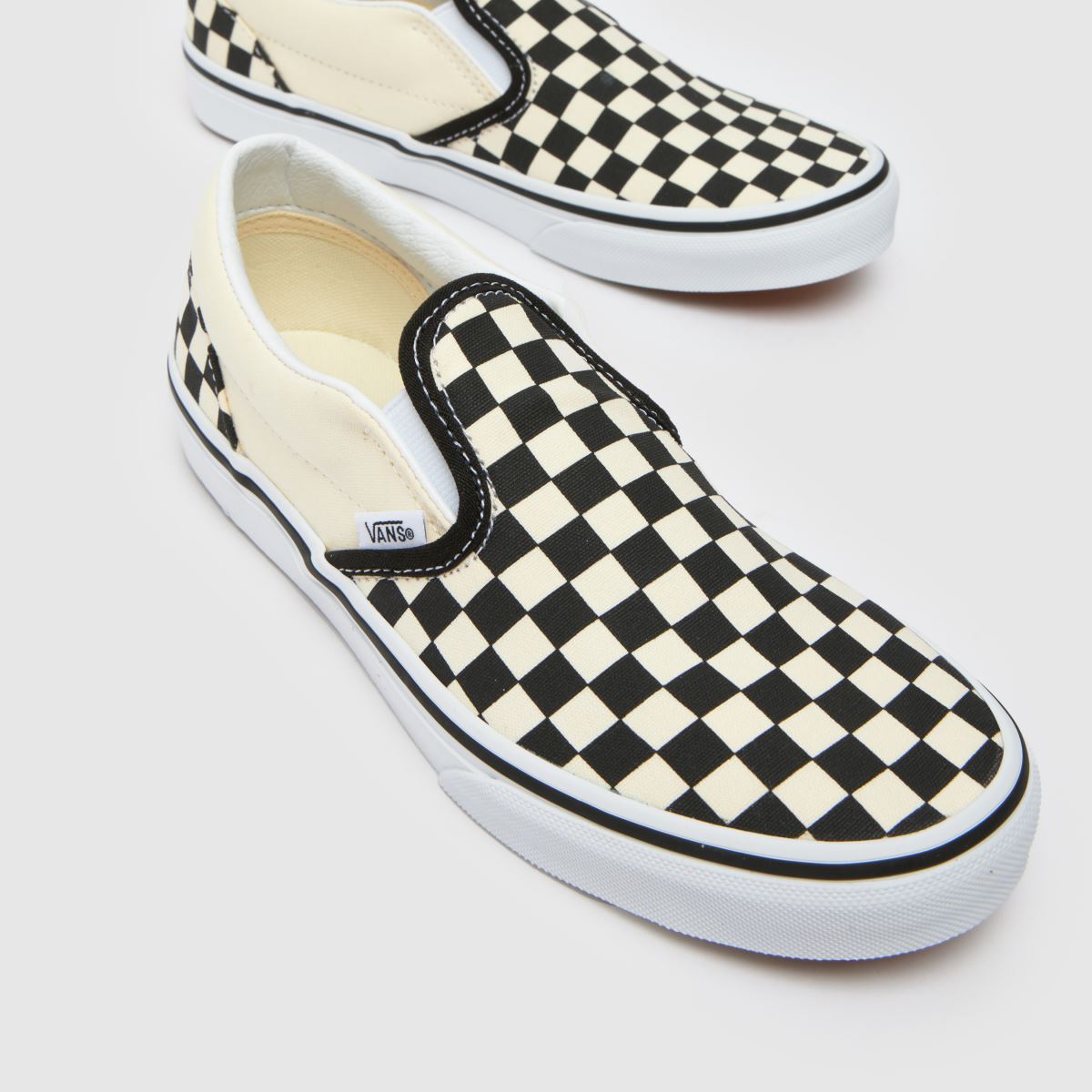 Vans Classic Slip-on Youth in White & Black Vans Classic Slip-on 4