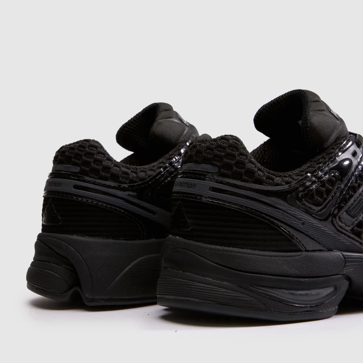 adidas Adistar Control 5 Youth in Black adidas Adistar Control 5 7