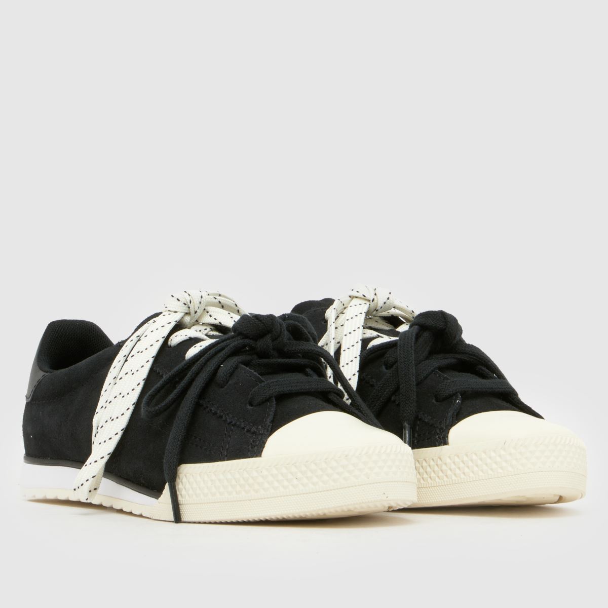 Converse Chuck Taylor Lo Youth in Black Converse Chuck Taylor Lo 1