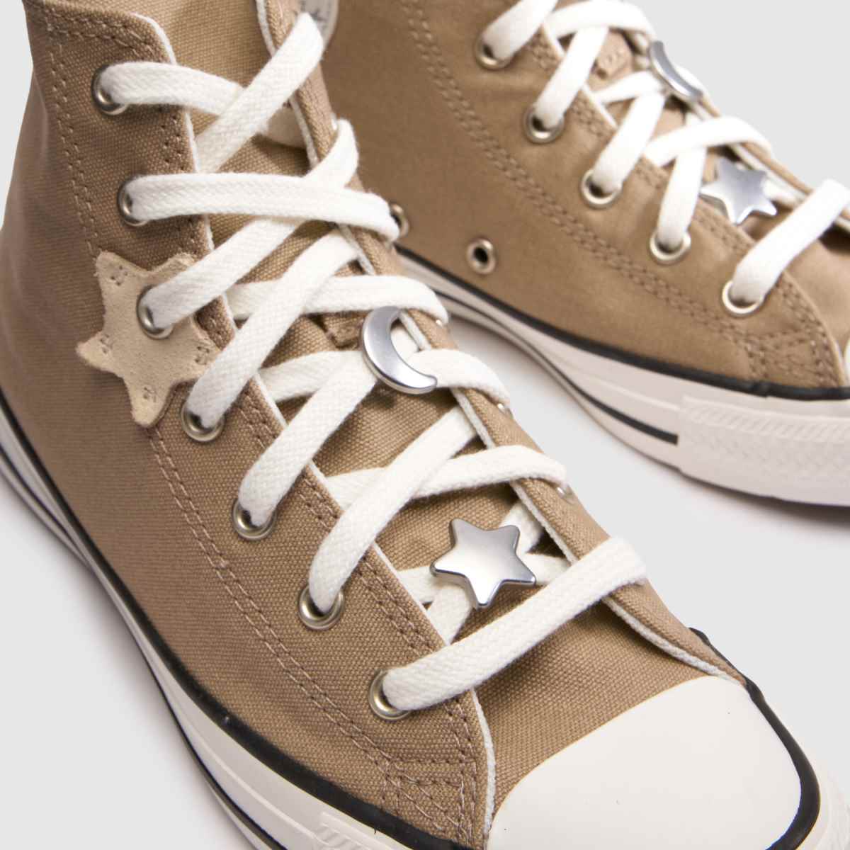Converse All Star Hi Charms Youth in Beige Converse All Star Hi Charms 4