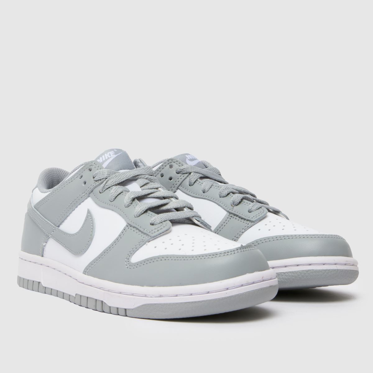 Nike Dunk Low Youth in White & grey Nike Dunk Low 1