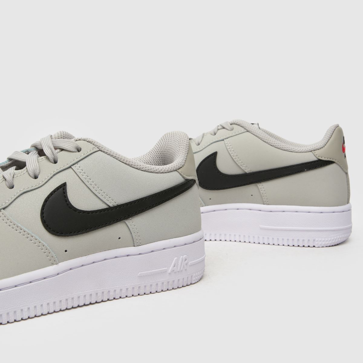 gray and white air force 1 lv8
