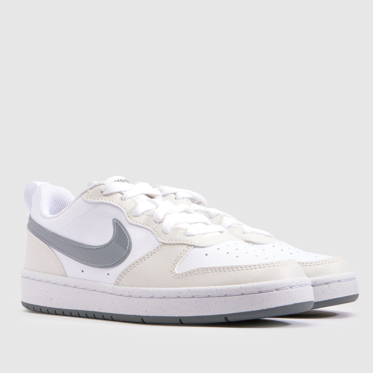 Nike Court Borough Youth in White & grey Nike Court Borough 1