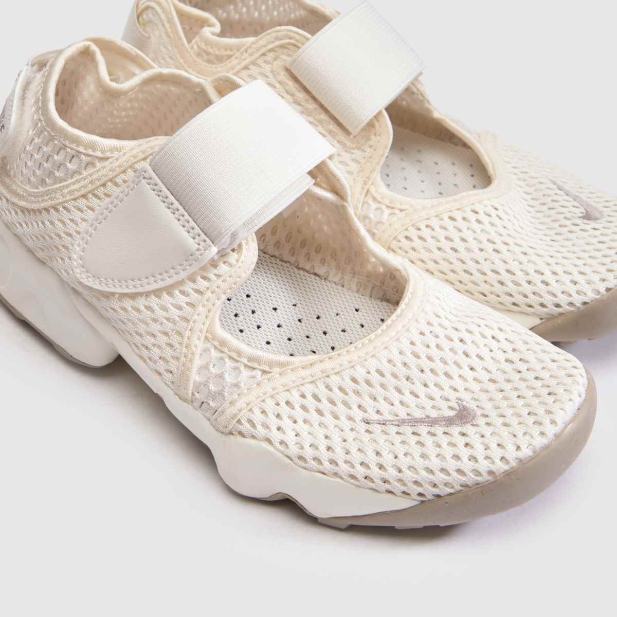 Nike Rift Youth in Beige Nike Rift 4