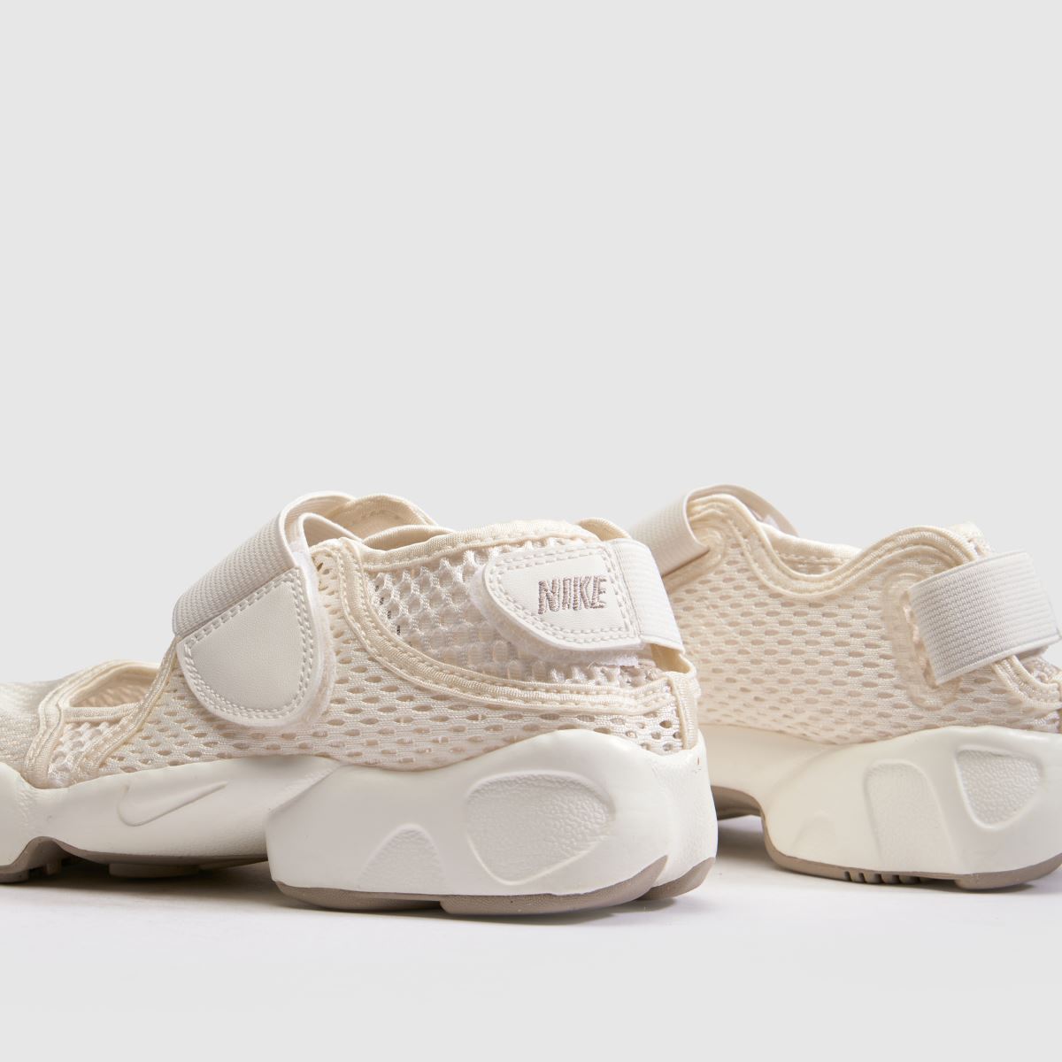 Nike Rift Youth in Beige Nike Rift 7