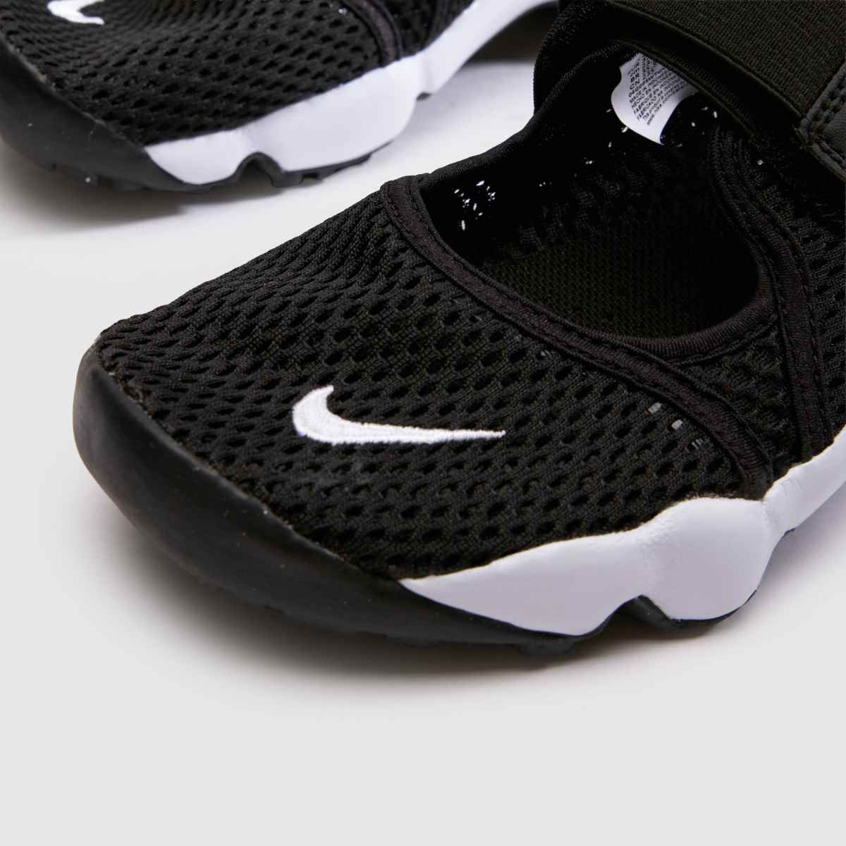 Nike Rift Youth in Black & White Nike Rift 4