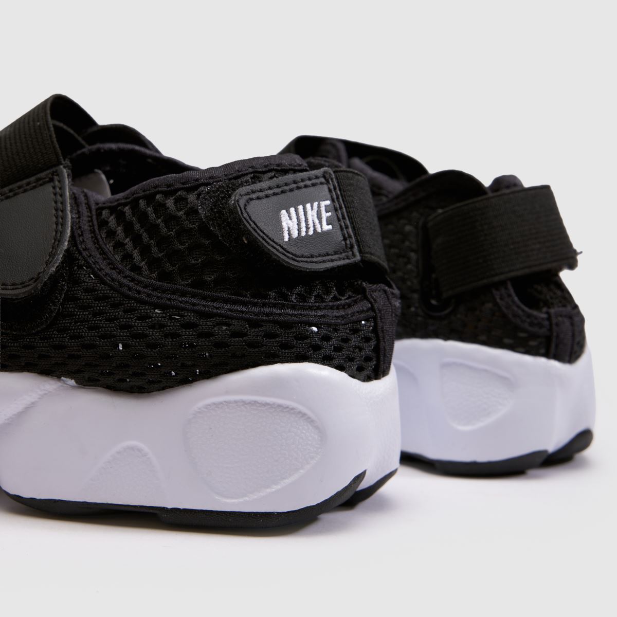 Nike Rift Youth in Black & White Nike Rift 7