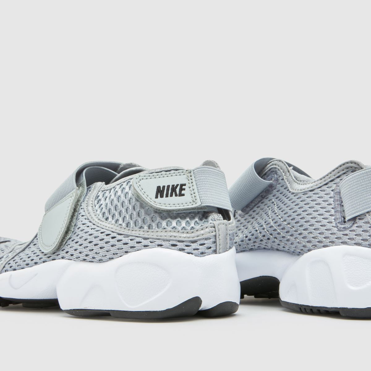 Nike Rift Youth in Grey Nike Rift 7
