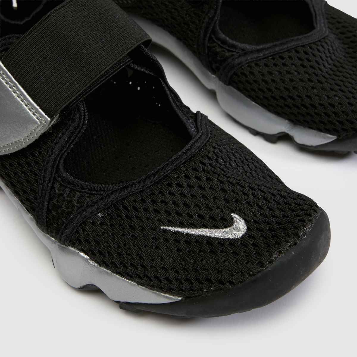 Nike Rift Youth in Black & Silver Nike Rift 4