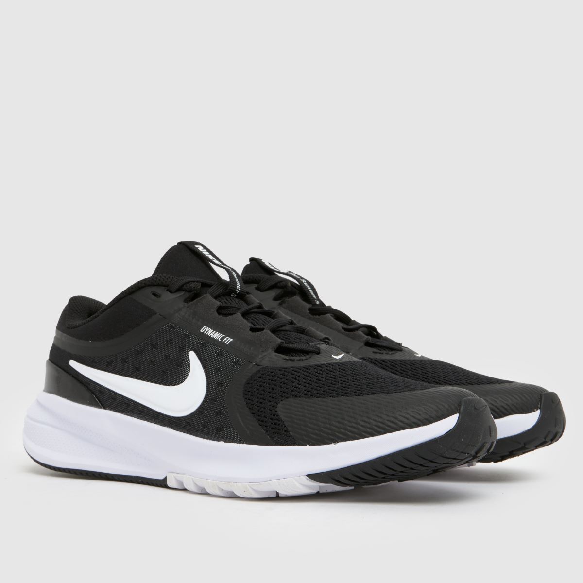 Nike Star Runner 5 Youth in Black & White Nike Star Runner 5 1