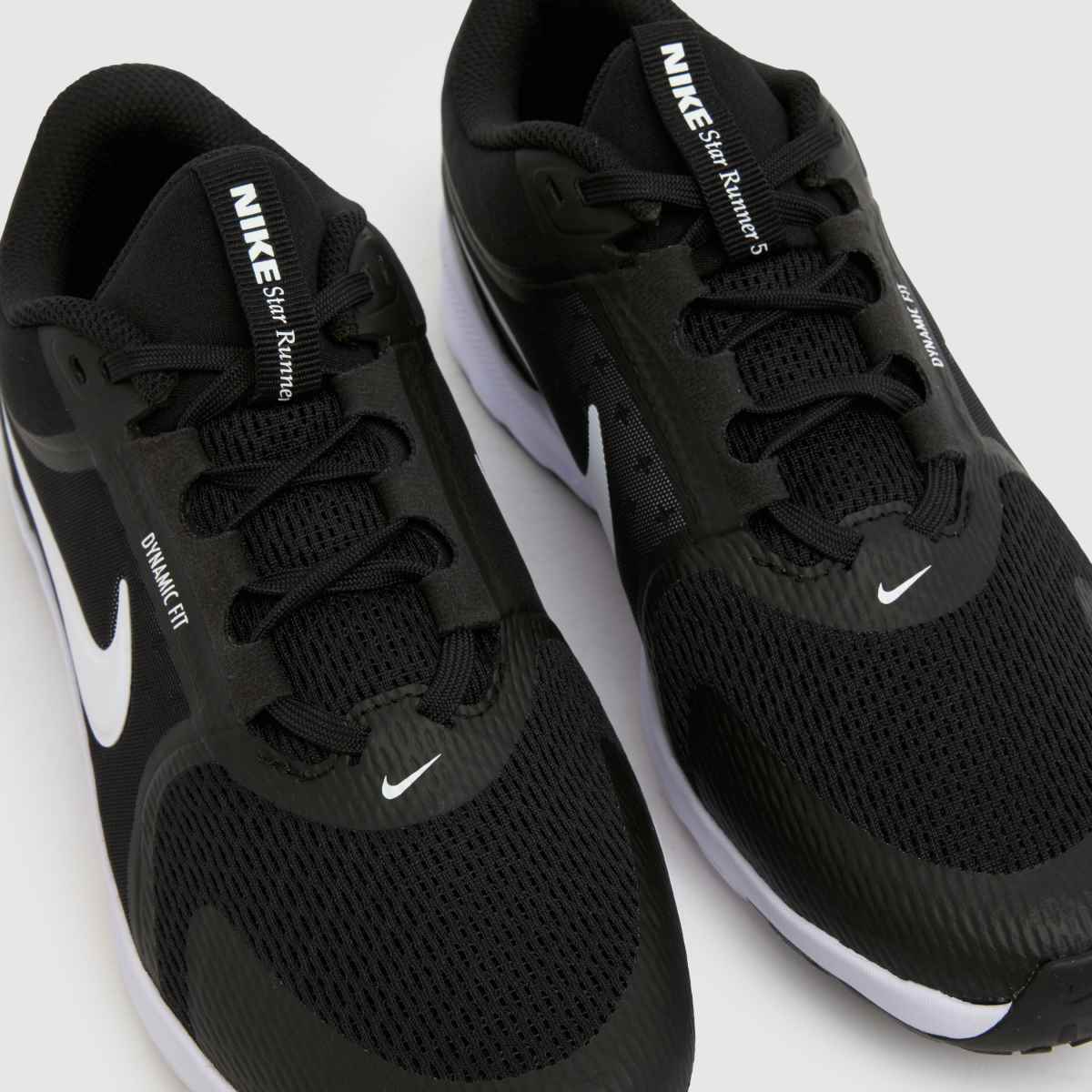 Nike Star Runner 5 Youth in Black & White Nike Star Runner 5 7