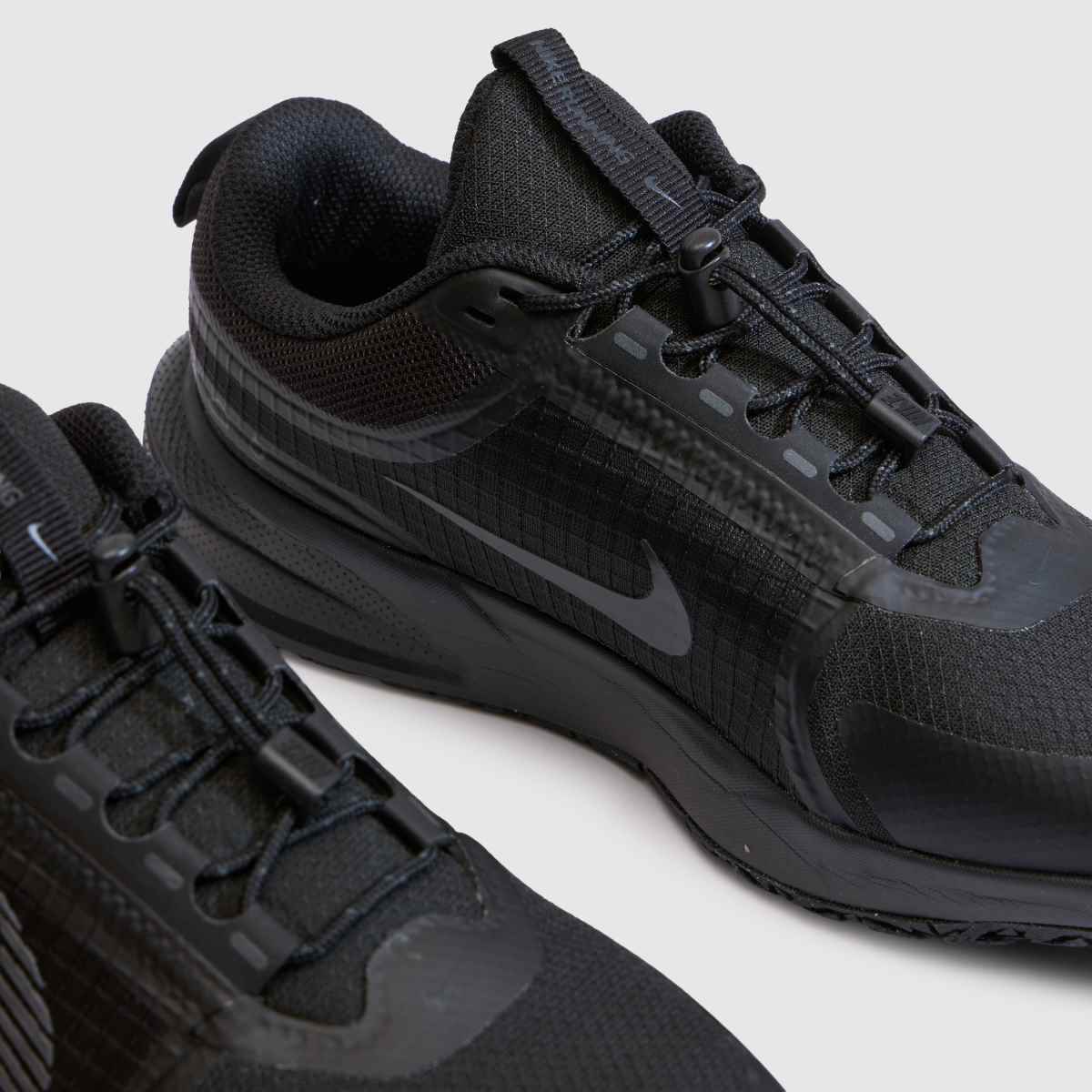 Nike Star Runner Utility Youth in Black Nike Star Runner Utility 4