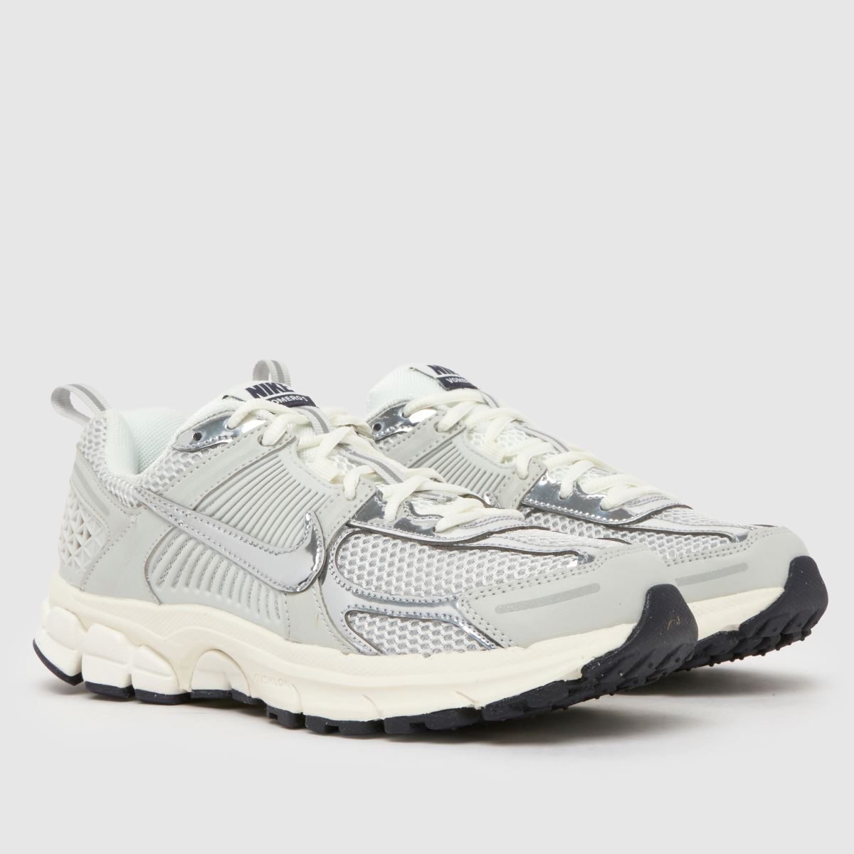 Nike Vomero 5 Youth in Light Grey Nike Vomero 5 1