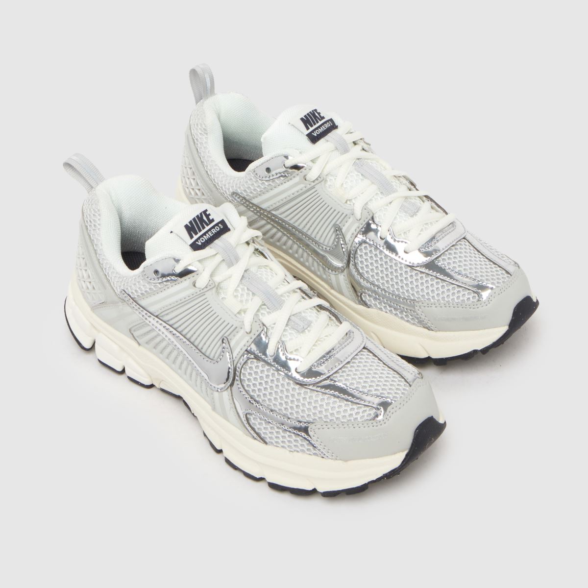 Nike Vomero 5 Youth in Light Grey Nike Vomero 5 4