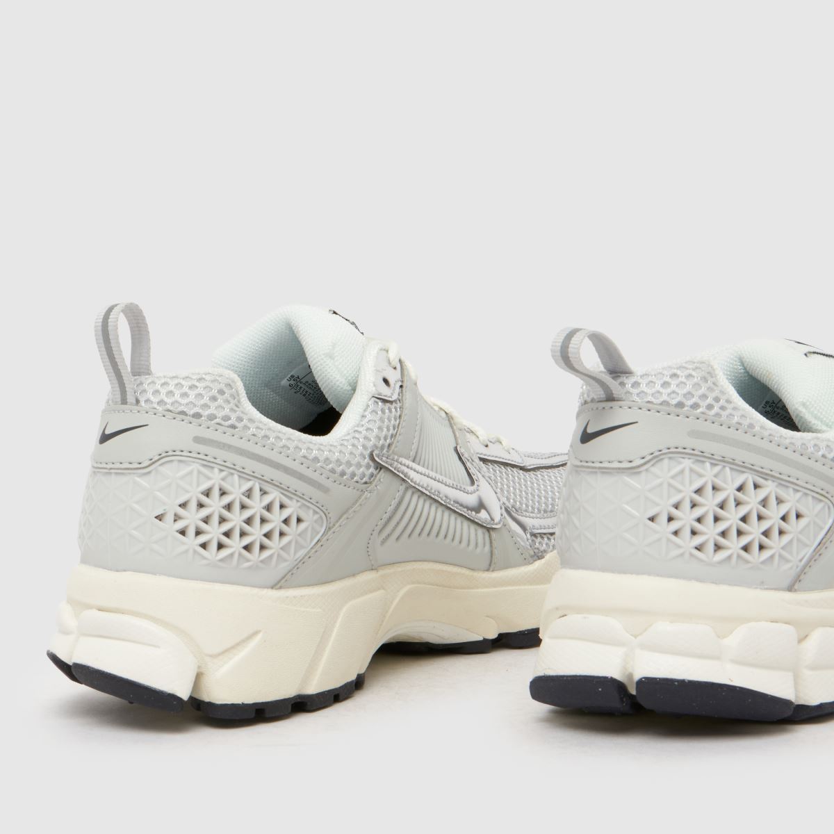 Nike Vomero 5 Youth in Light Grey Nike Vomero 5 7