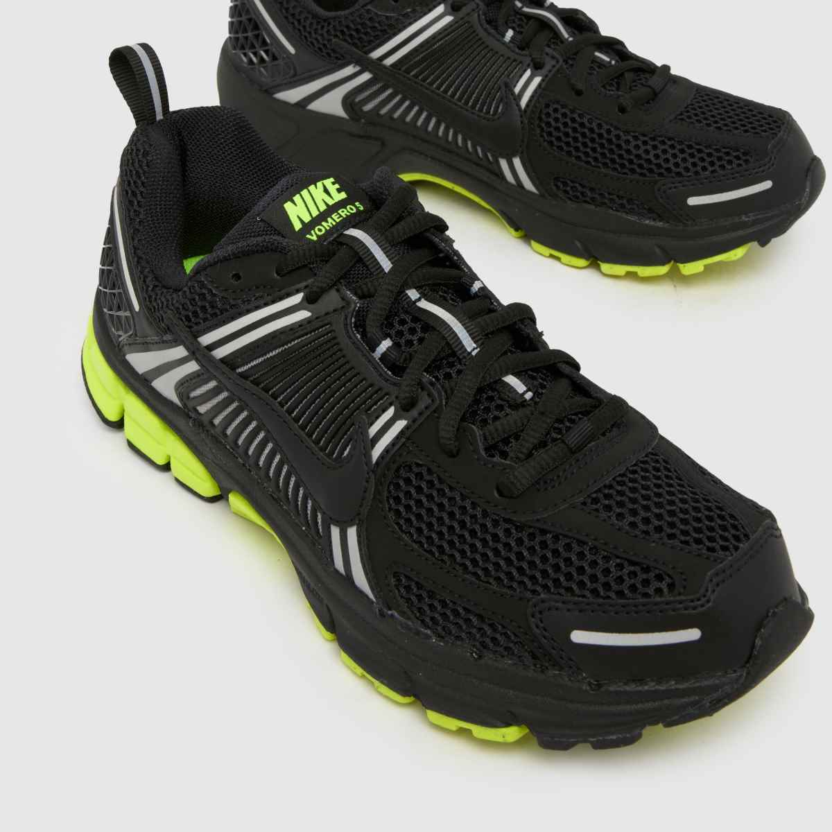 Nike Vomero 5 Youth in Black & Green Nike Vomero 5 4