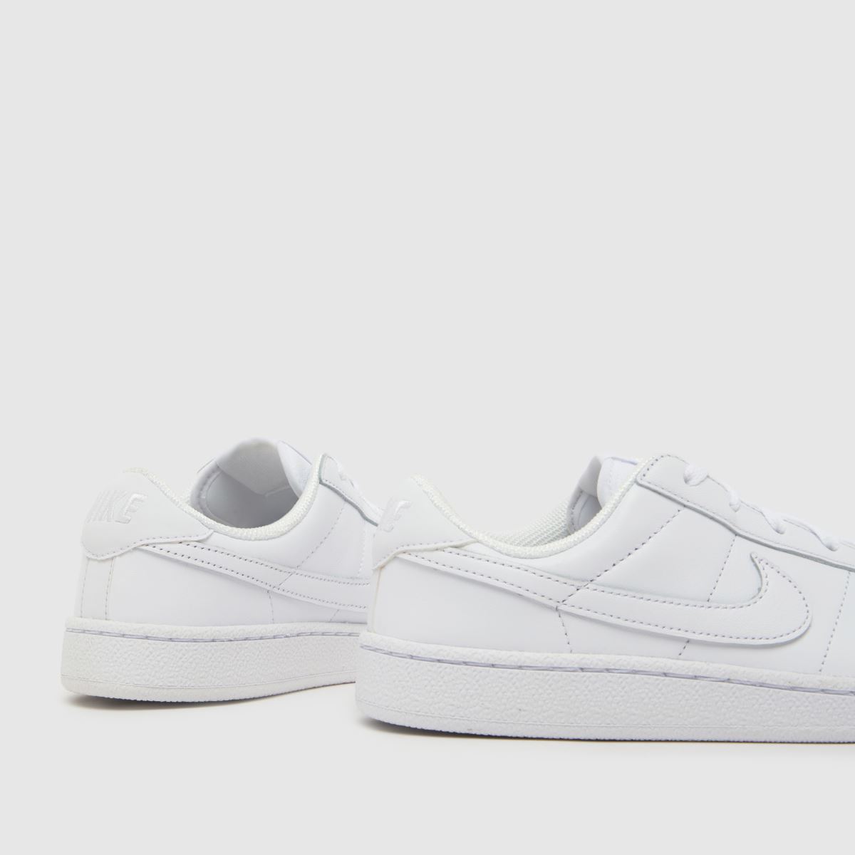 Nike Tennis Classic Youth in White Nike Tennis Classic 4