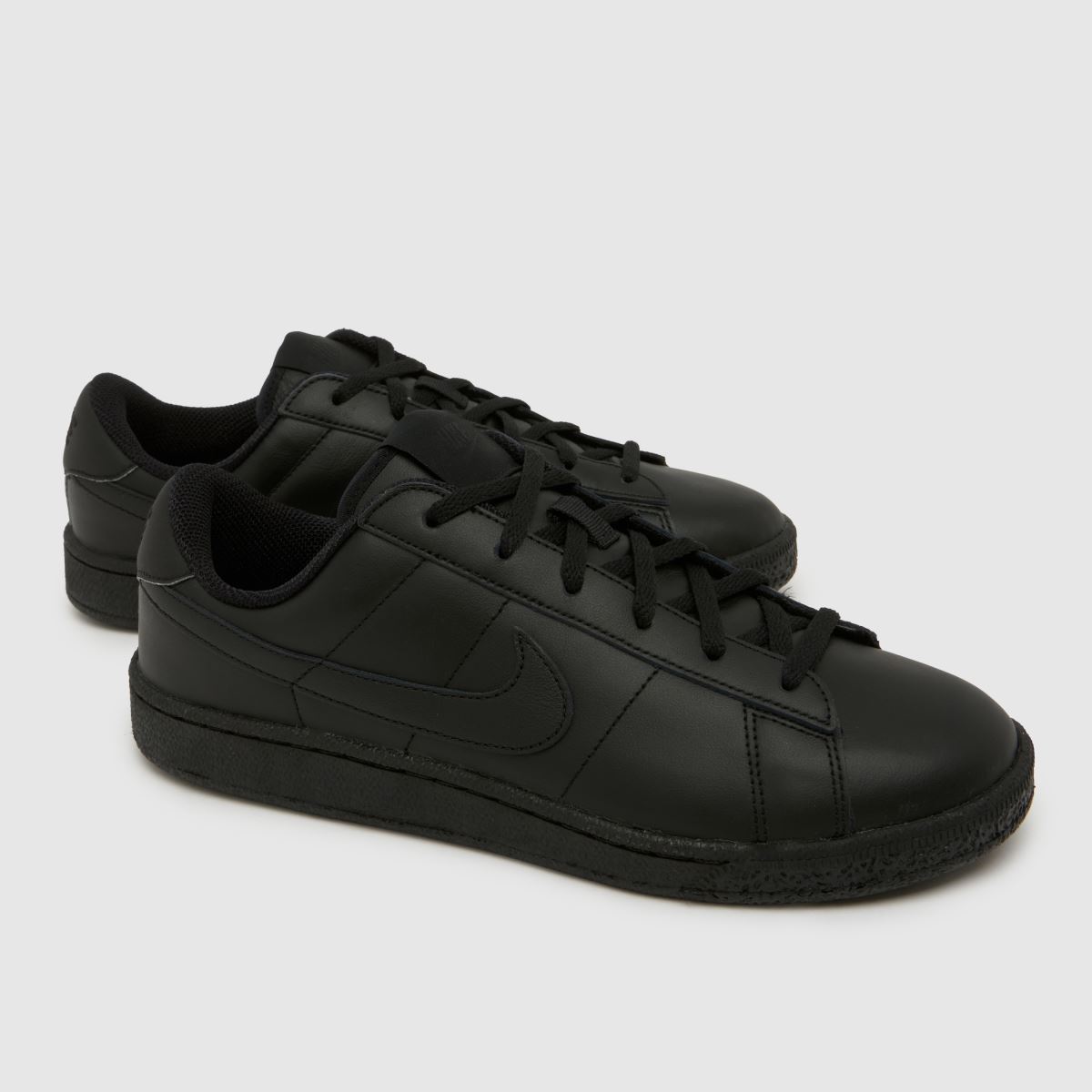 Nike Tennis Classic Youth in Black Nike Tennis Classic 4