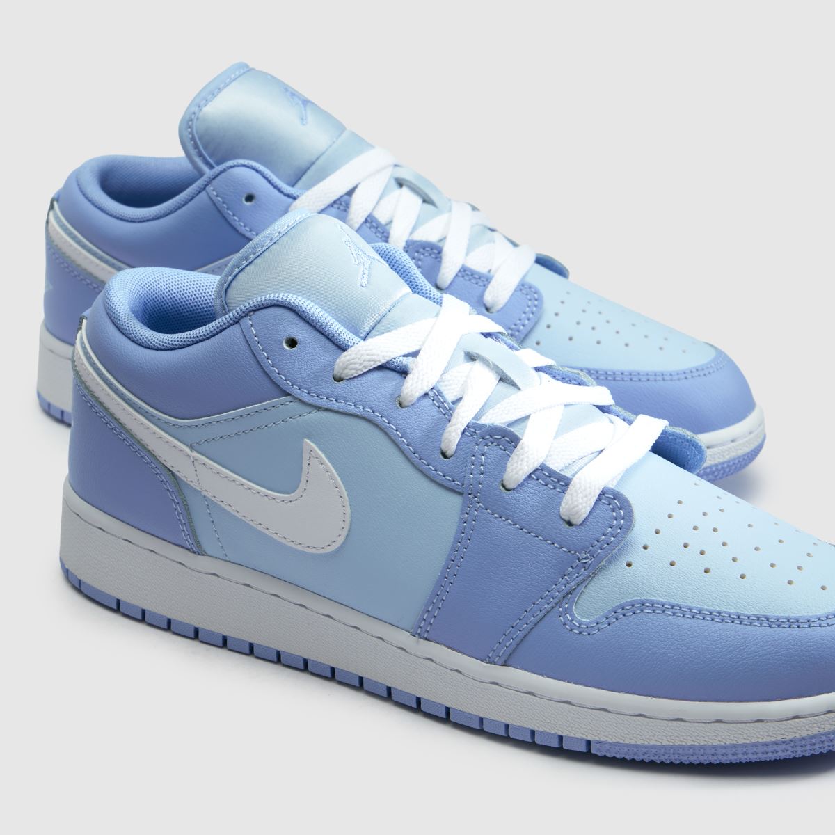 Nike Jordan Air 1 Low Youth in Pale Blue Nike Jordan Air 1 Low 4