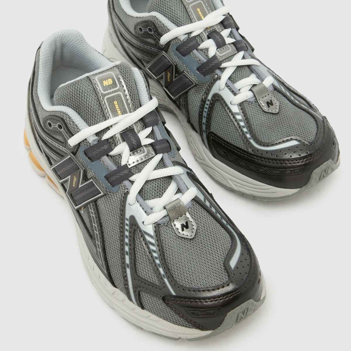 New Balance 1906 Youth in Silver New Balance 1906 7