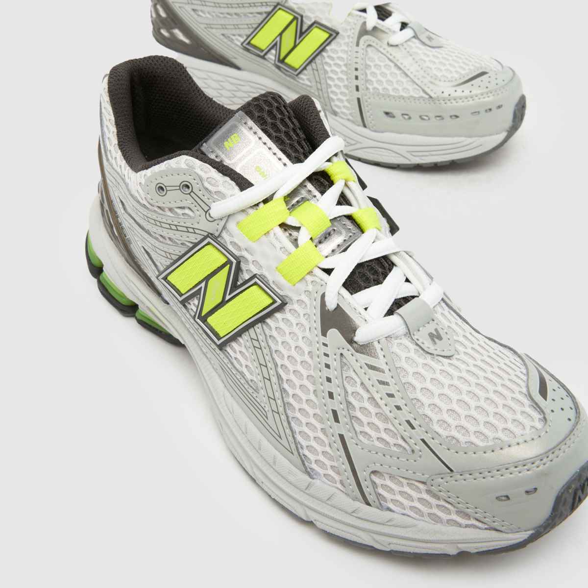 New Balance 1906 Youth in Silver Multi New Balance 1906 4