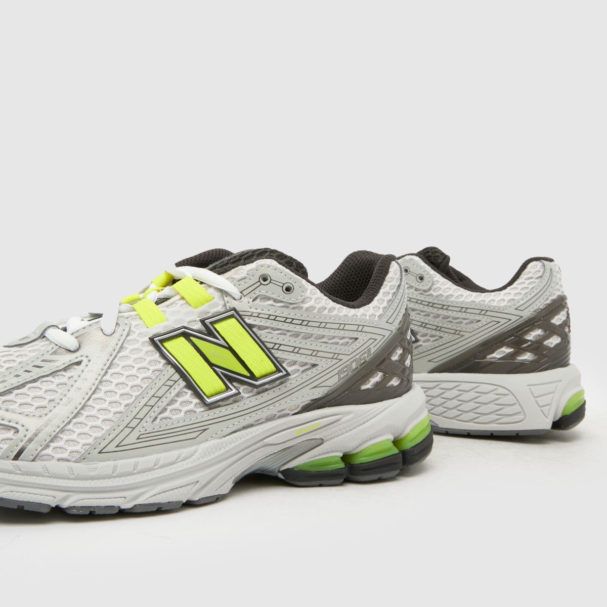 New Balance 1906 Youth in Silver Multi New Balance 1906 7