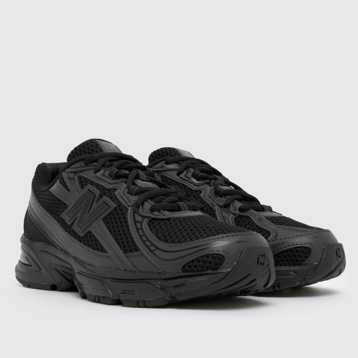 New Balance 740 Youth in Black New Balance 740 1