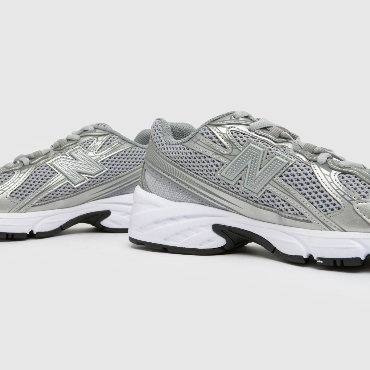 New Balance 740 Youth in Silver New Balance 740 4