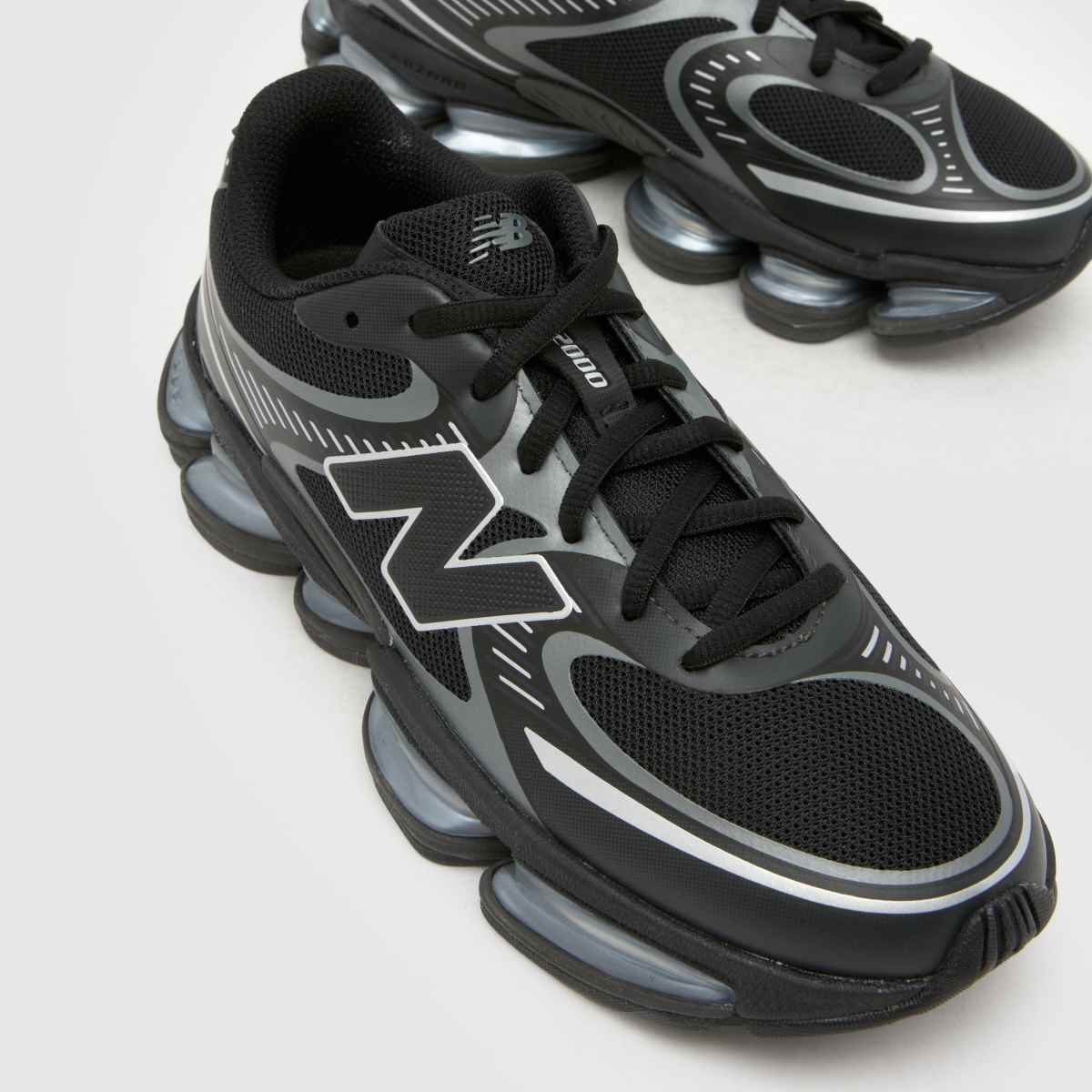 New Balance ABZORB 2000 Youth in Black & Silver New Balance ABZORB 2000 4