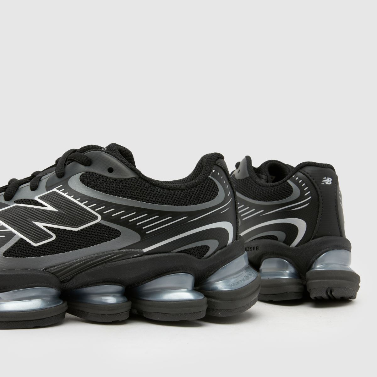 New Balance ABZORB 2000 Youth in Black & Silver New Balance ABZORB 2000 7
