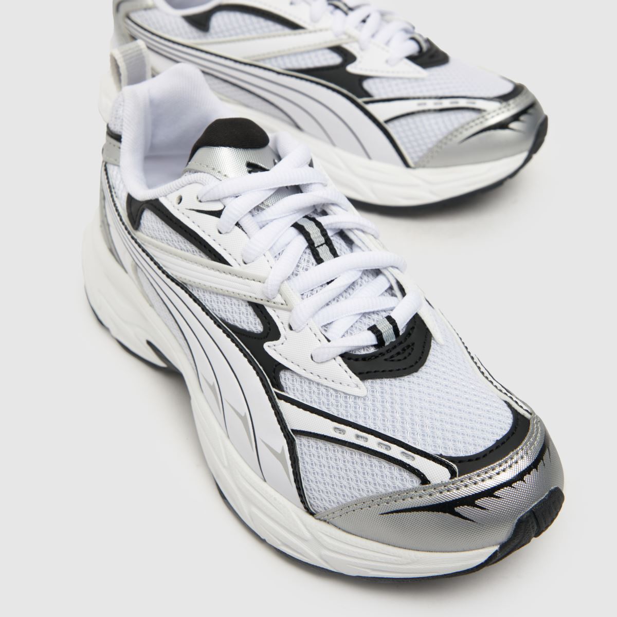 grey puma tennis shoes