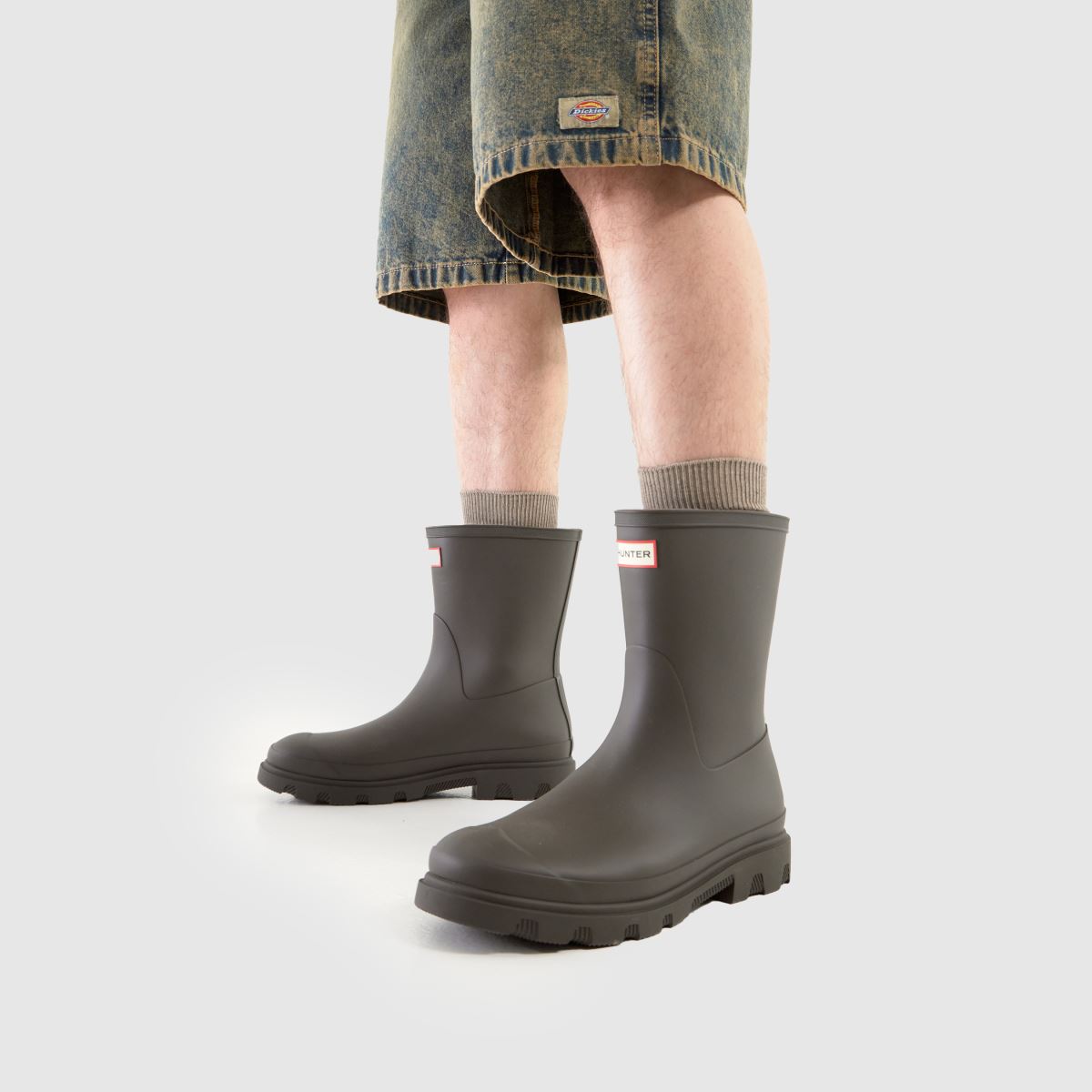 HUNTER BOOTS Downpour Short in Dark Brown HUNTER BOOTS Downpour Short 8
