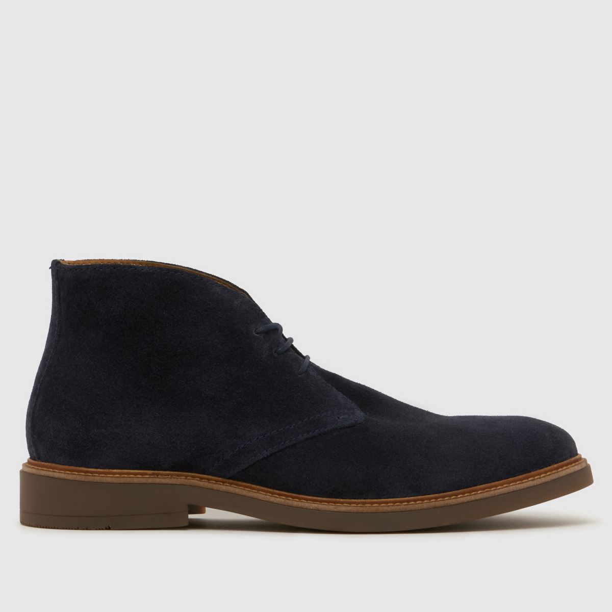 schuh Galvin Suede Chukka in Navy schuh Galvin Suede Chukka