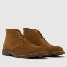 schuh Galvin Suede Chukka in Tan schuh Galvin Suede Chukka,2 of 4